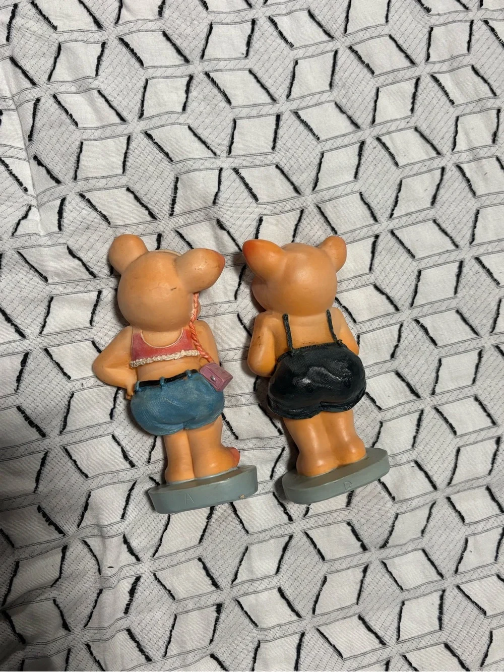 Cute Peach Pig Figurine Set - Decorative Small Pets Accents